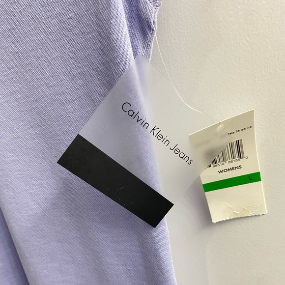 Calvin Klein Jeans Light Purple V-Neck Tee Size L - Picture 3 of 7